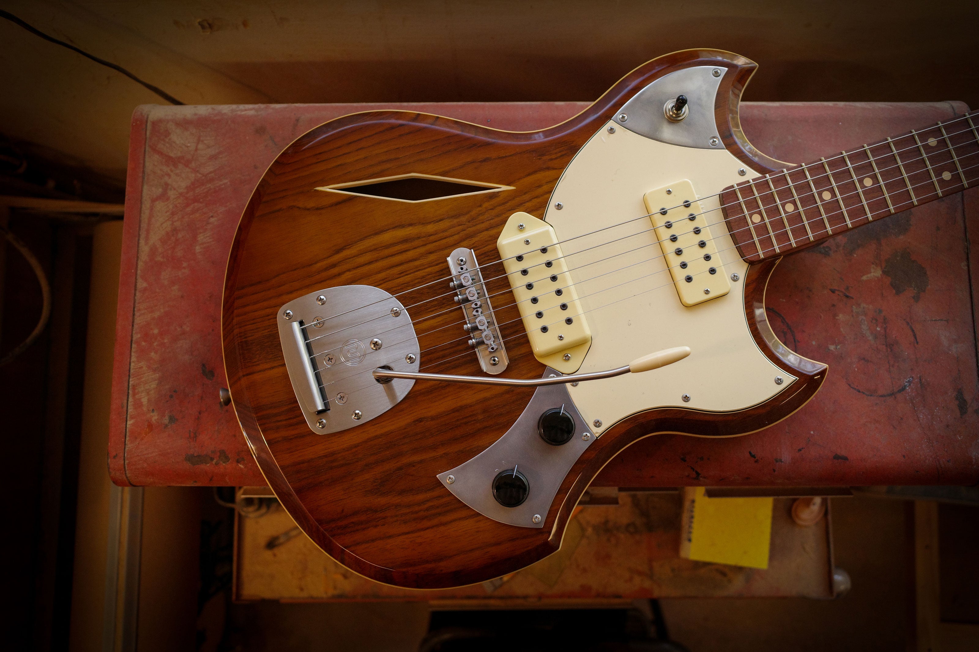 143 Dillinger – Prisma Guitars